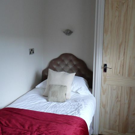 Hollybush Inn Greenhaugh Zimmer foto